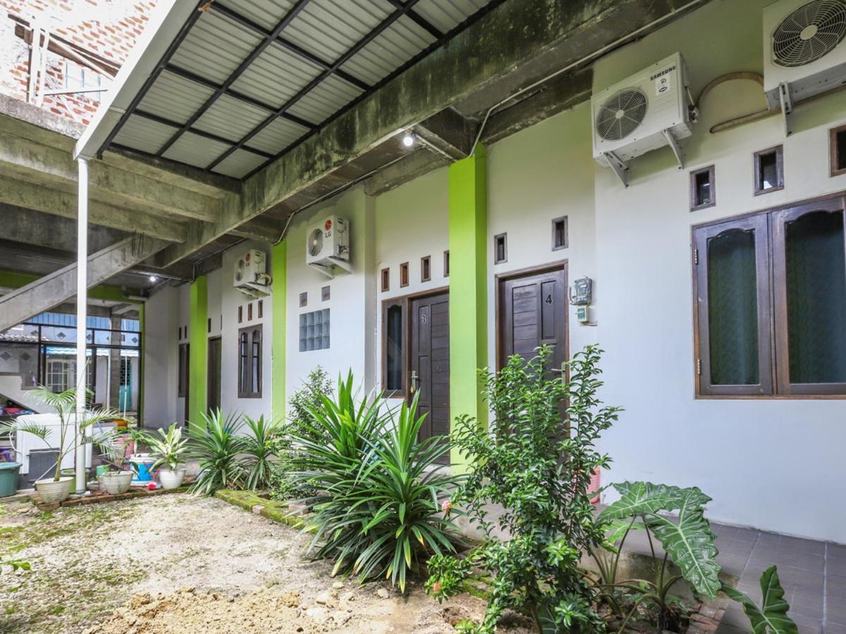 Oyo 3830 Dfarys Gh Syariah Hotell Balikpapan  Eksteriør bilde