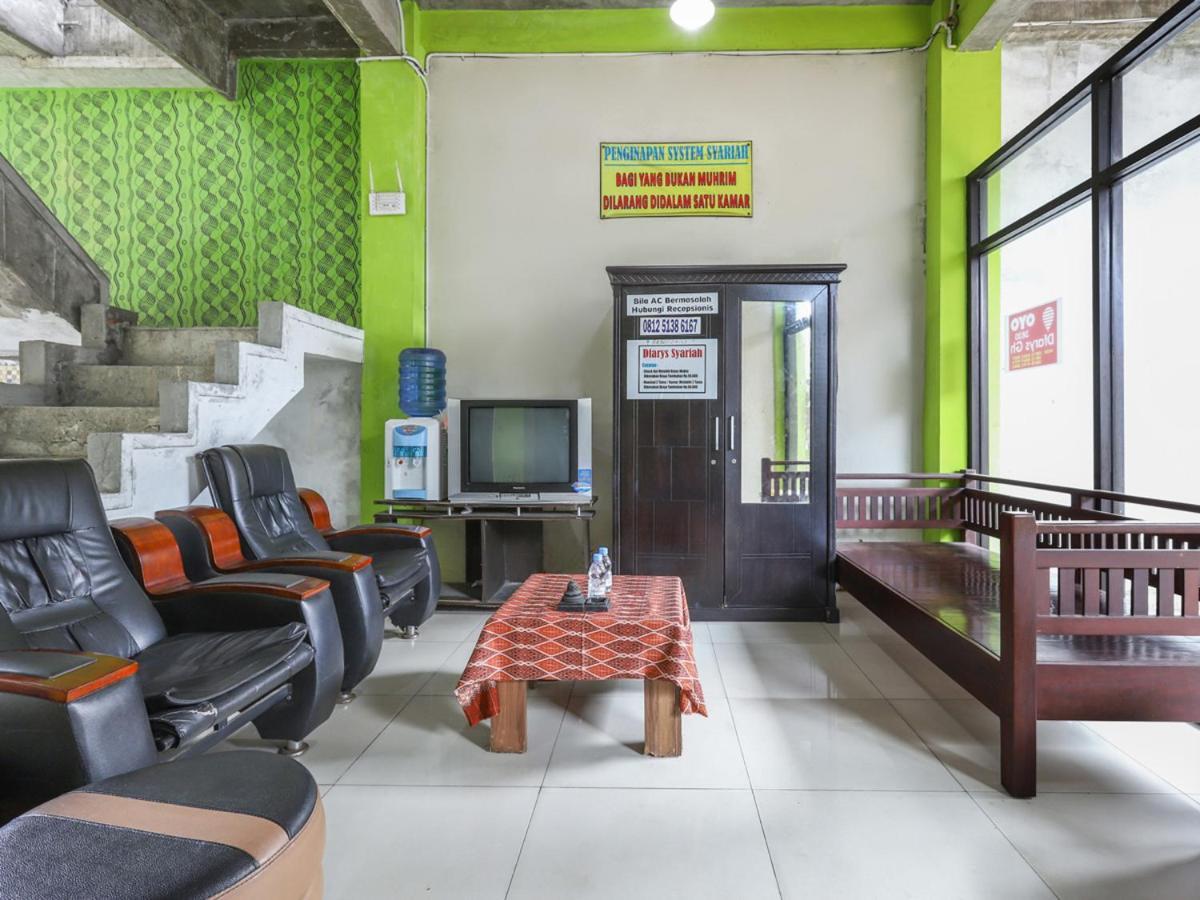 Oyo 3830 Dfarys Gh Syariah Hotell Balikpapan  Eksteriør bilde