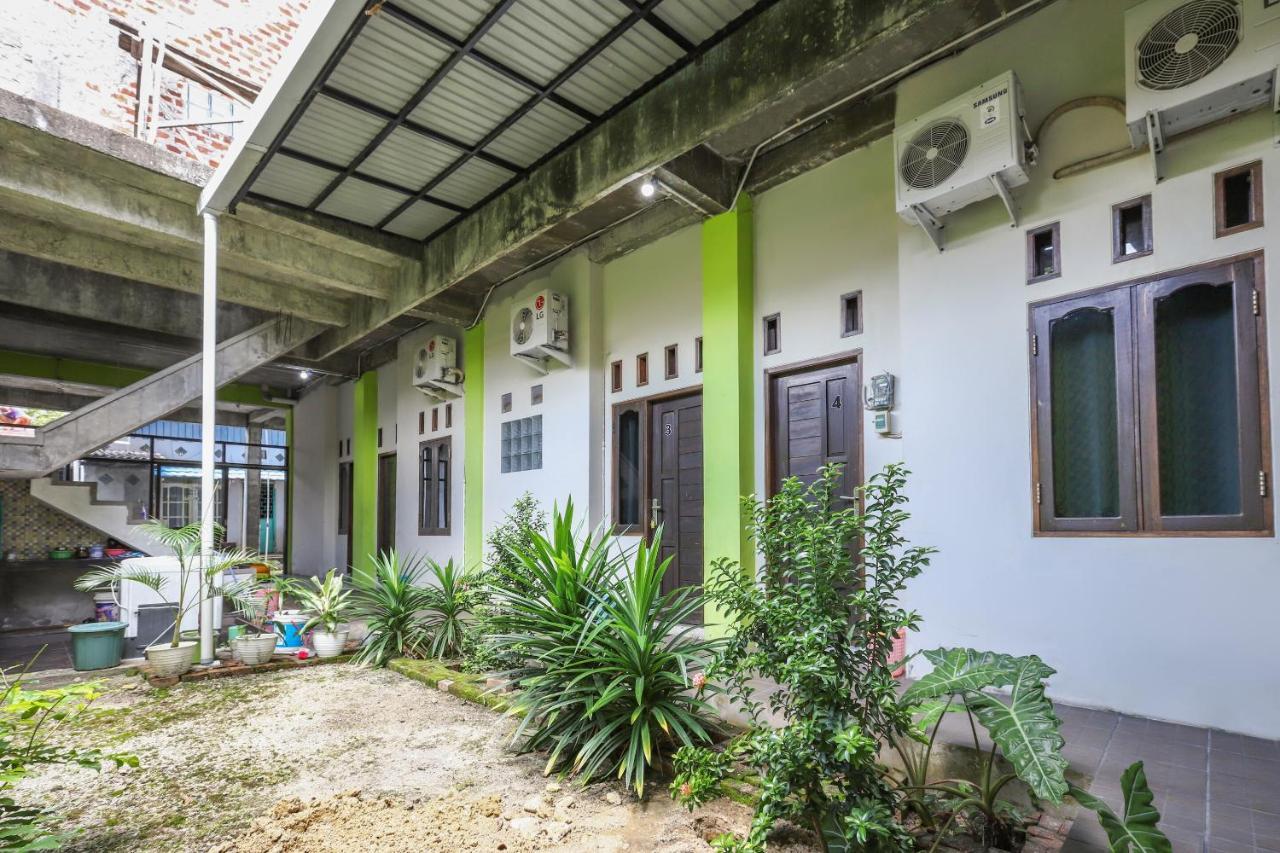 Oyo 3830 Dfarys Gh Syariah Hotell Balikpapan  Eksteriør bilde
